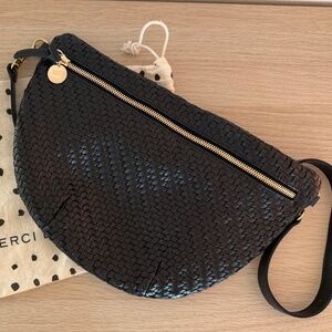 Clare V Grande Fanny Black